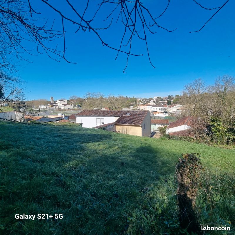 Terrain constructible saintes centre · 50 000 €