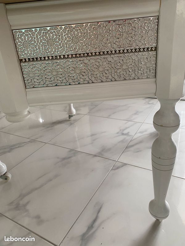 Table blanche Sedari (image 2)