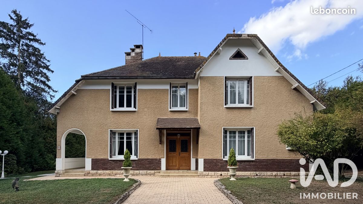 Maison 9 pièces 254 m² · à Brillecourt · 254 m² · 290 000 €