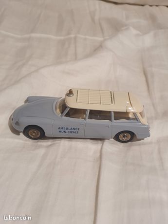 Ambulance Citroën DS/ID Dinky Toys France - Échelle 1:43 - 1962