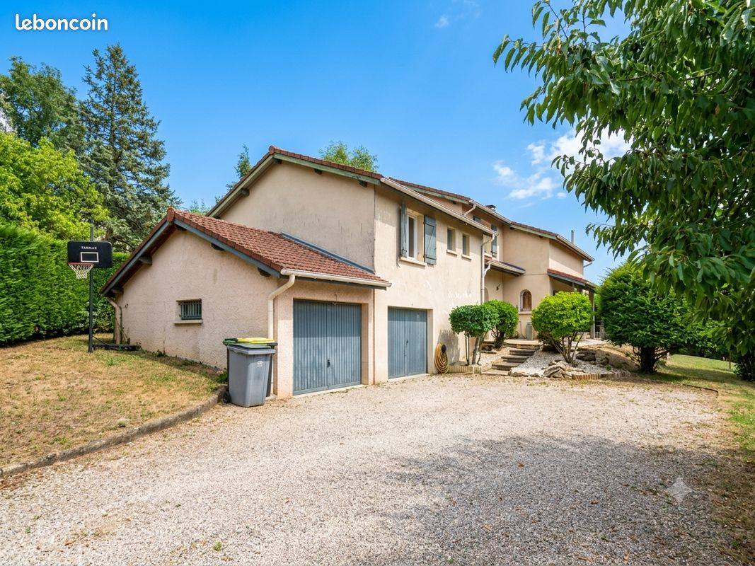 Maison 6 pièces 135 m² · à Sathonay-Village · 135 m² · 665 000 €
