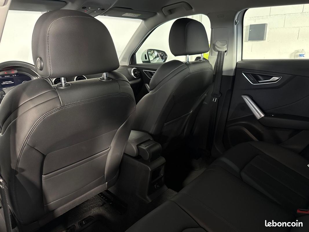 AUDI Q2 35 TFSI S line CARPLAY / CAMÉRA / ANGL. MORT ... (image 23)