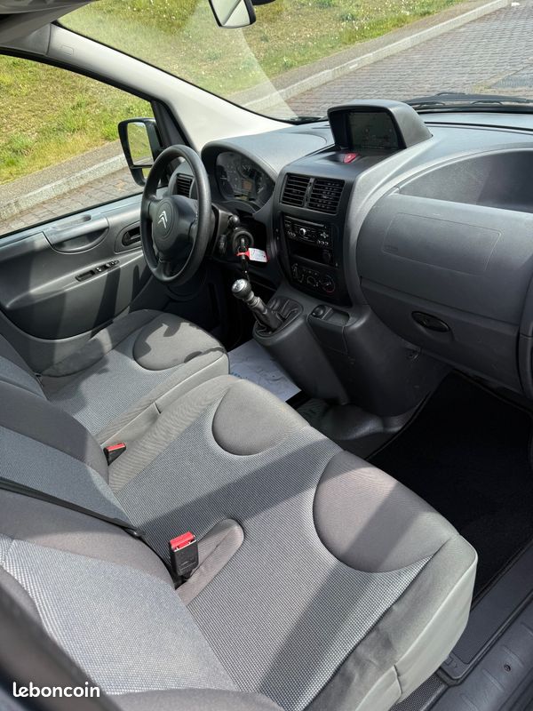 Citroen jumpy 2.0 hdi 130cv annee 2016 (image 4)