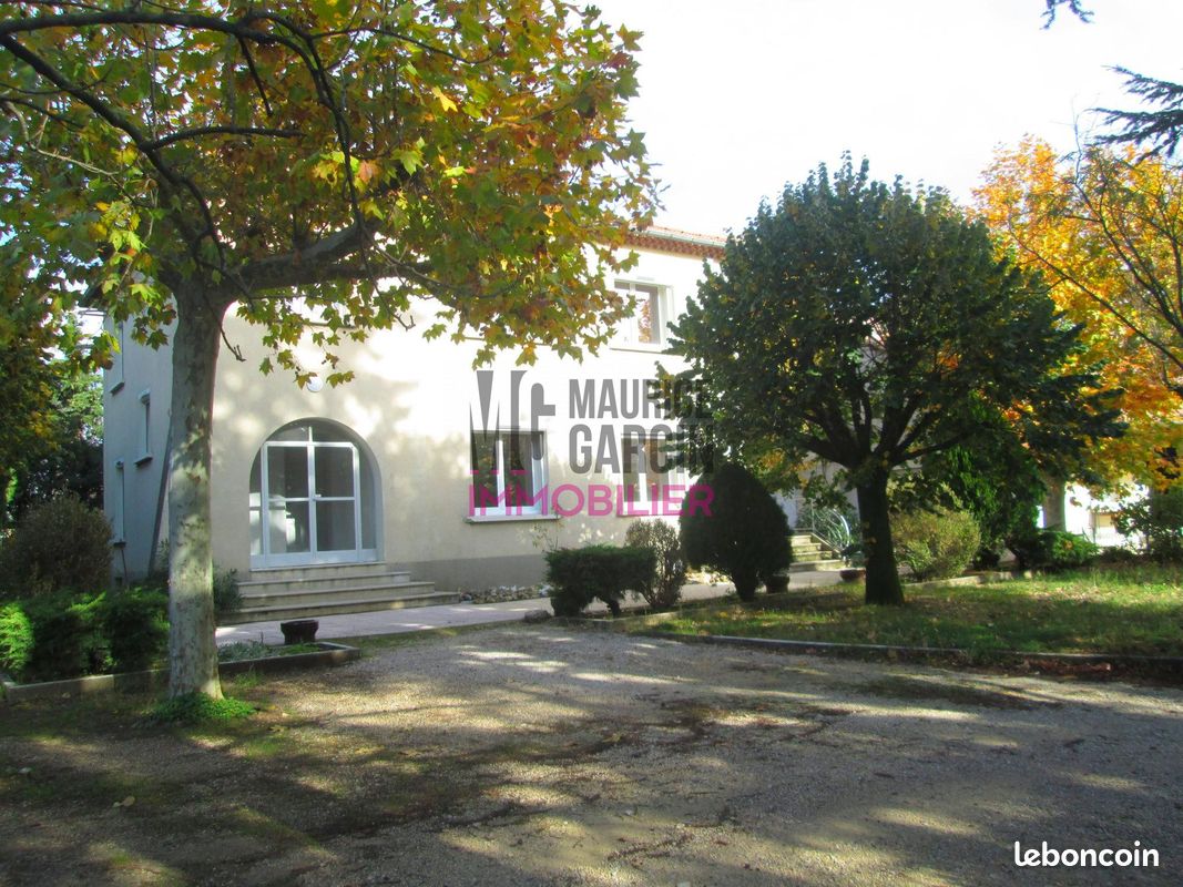 Maison 7 pièces 164 m² · à Carpentras · 164 m² · 1 195 €/mois