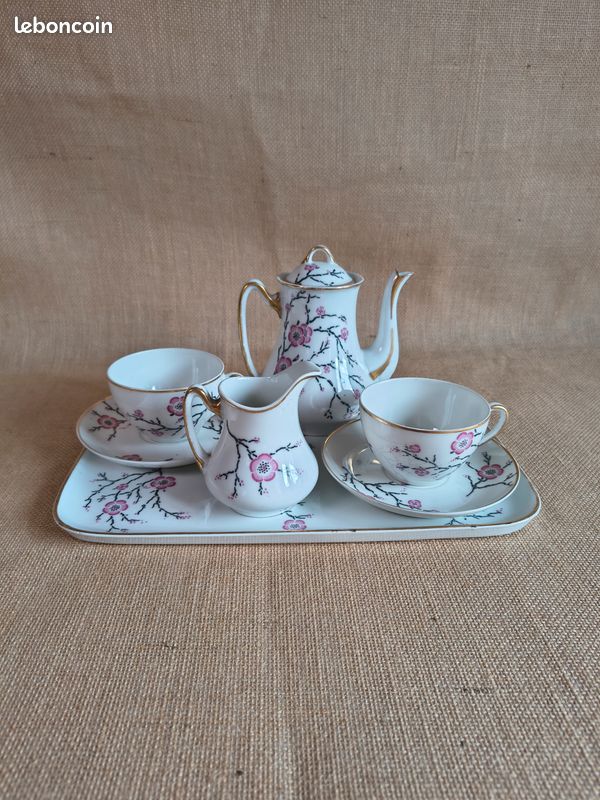 Service à Thé Japonais Luxe 3 Pièces Sakura – Théière Double Paroi Porcelaine + Tasse & Soucoupe – Artisanat Raffiné