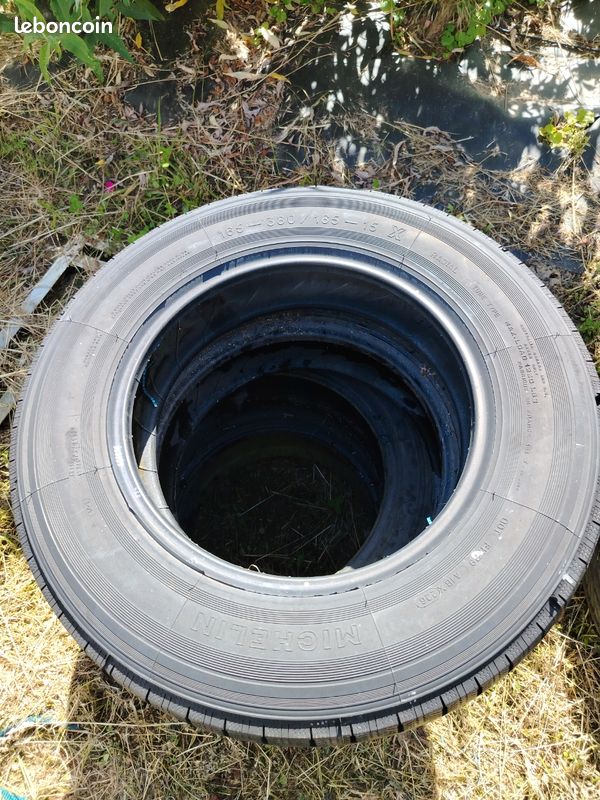 Pneus Michelin 165 15X (image 1)