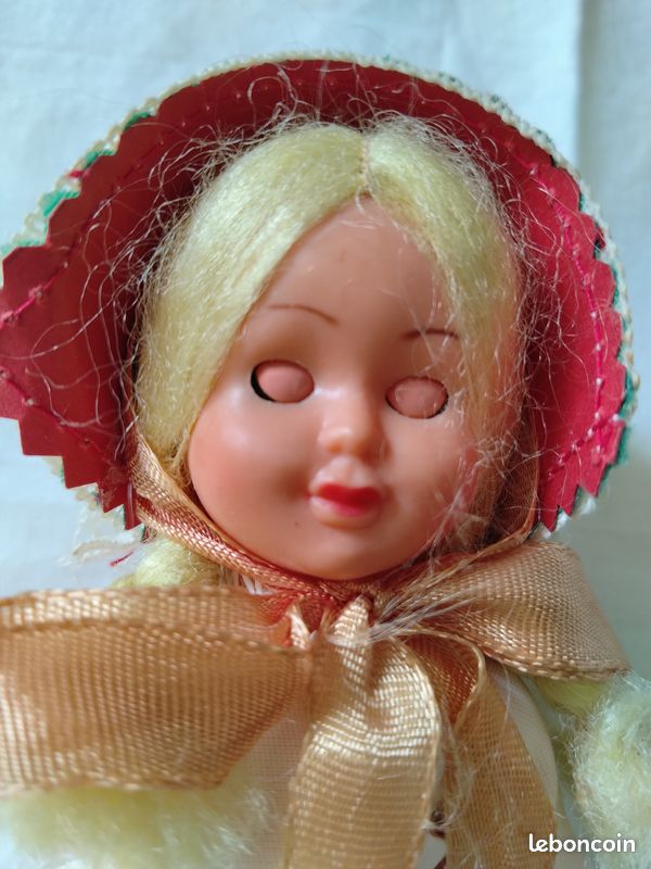Jolie Petite Poupée Ancienne En Celluloïd - 16 Cm - Beaux Habits