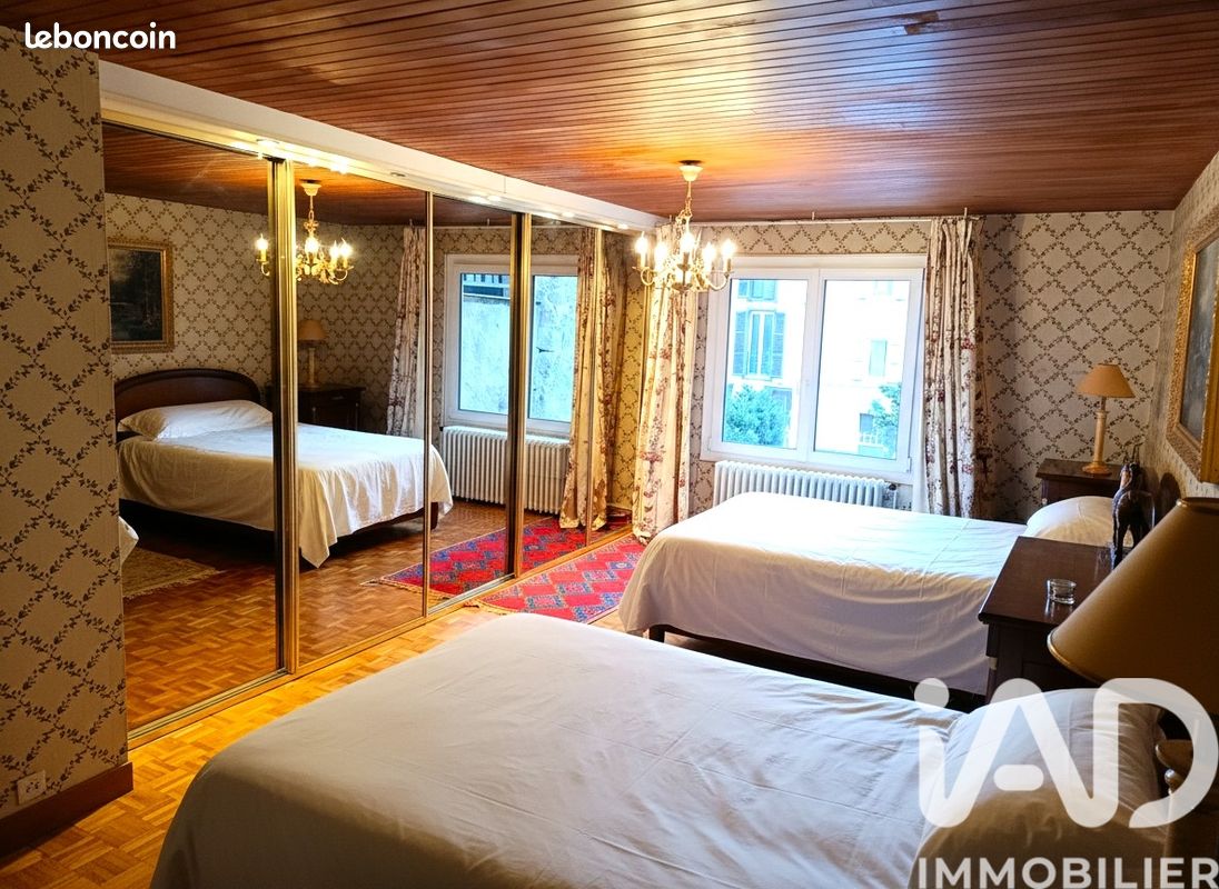 Propriété 8 pièces 245 m² (image 8)