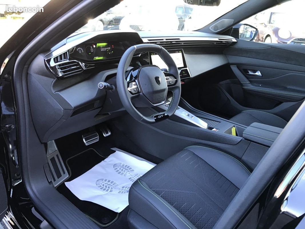PEUGEOT 308 Hybrid 145 e-DCS6 GT (image 15)