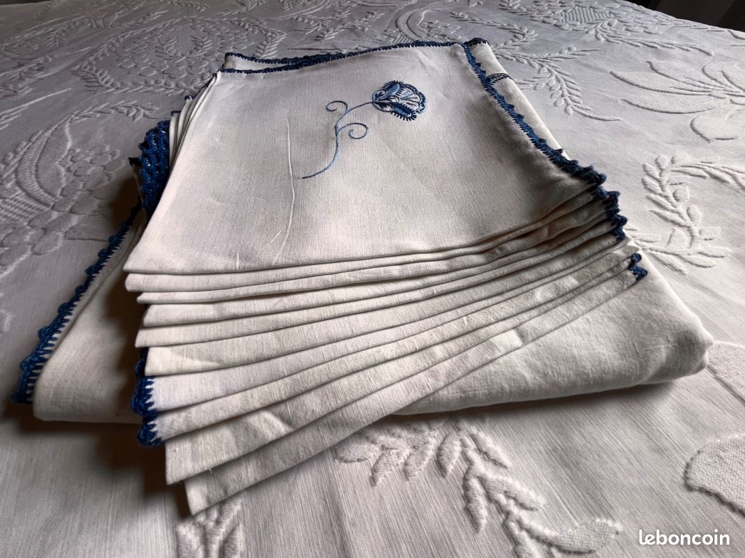 ANCIENNE NAPPE RECTANGULAIRE + 12 Serviettes De Table Rouge Basque