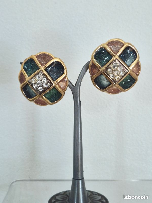 Vintage boucles d’oreilles clips metal dore et resine (image 1)
