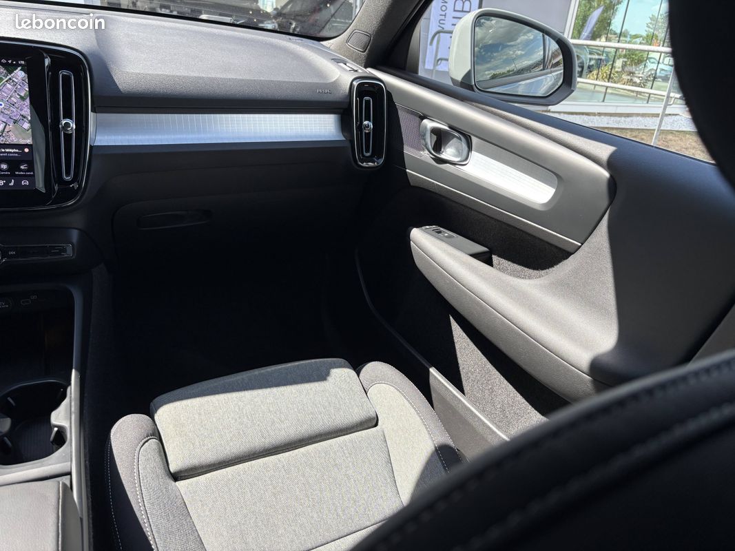 VOLVO XC40 B3 163 ch DCT7 Plus (image 19)