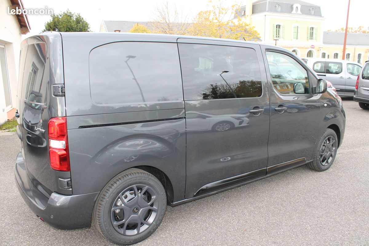 Citroën Jumpy III Fg Cabine approfondie 6 Places Taille M Blue HDI 180 S&S EAT8 Full équipés sortie 10/10/2025 - 10 Kilomètres, Prix Hors taxe : 29 900 Euros (image 9)