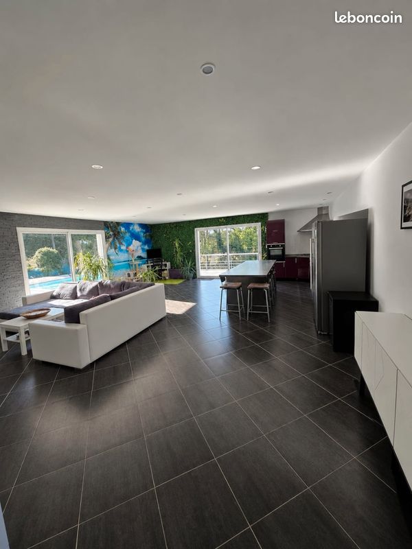 Maison 5 pièces 130 m² · à Saint-Marcellin-en-Forez · 130 m² · 439 000 €