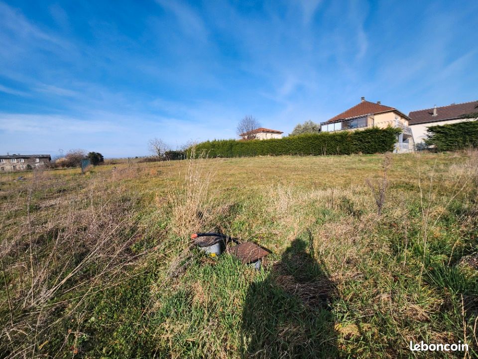 Terrain 505 m² Charly · 235 000 €