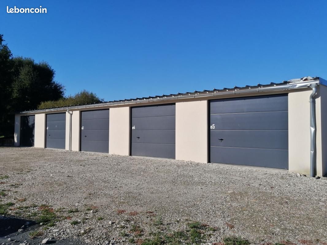 Parking 19 m² · à Monnaie · 19 m² · 130 €/mois