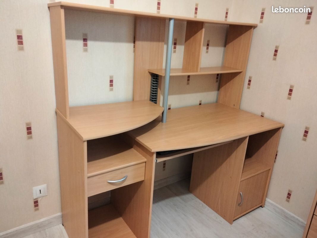 Bureau (image 1)