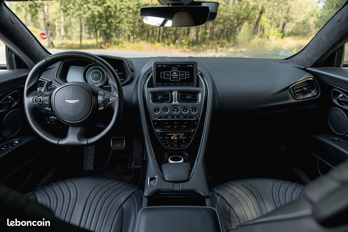 Aston Martin DB11 V8 4.0 Coupé - Suivi Aston Martin - Révisée - PPF Complet - Garantie 6 mois (image 8)