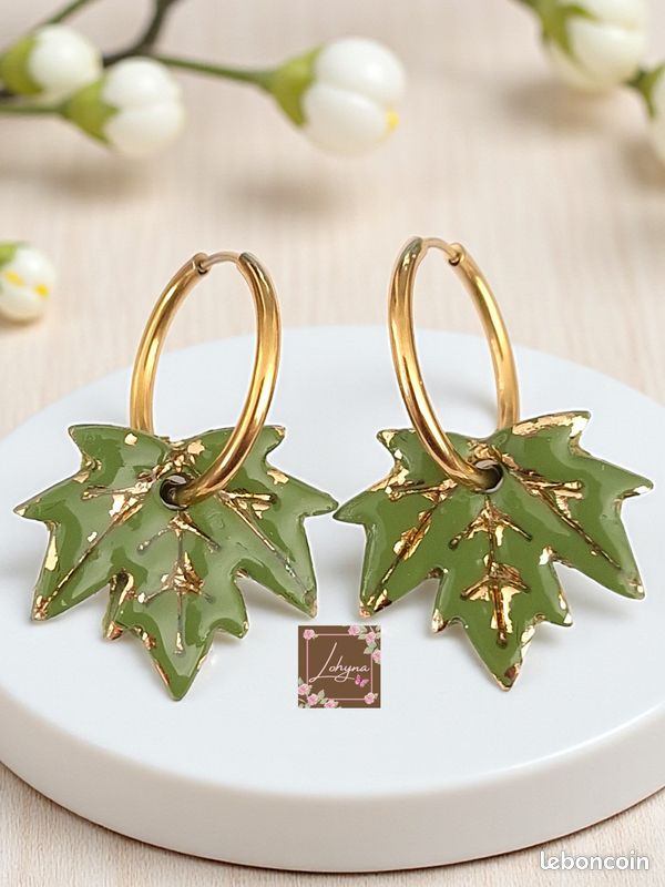 Anciennes Boucles D'oreilles Dormeuses En Talosel - Forme Feuilles, Vintage, Occasion