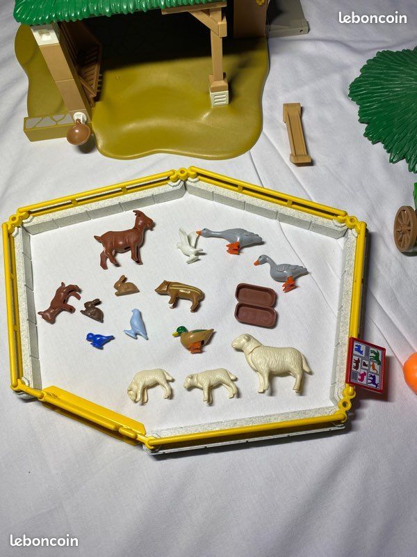 Boite PLAYMOBIL N°3243 :le parc animalier