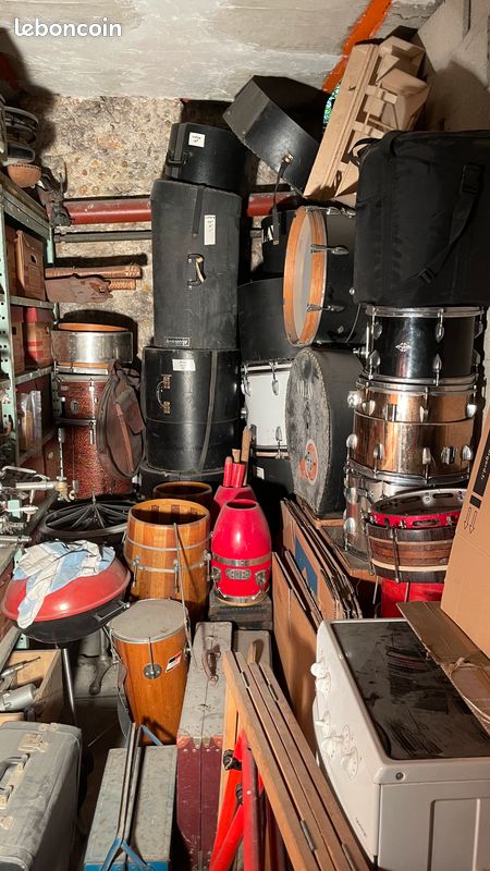 Lot de batteries et percussions vintage (image 1)