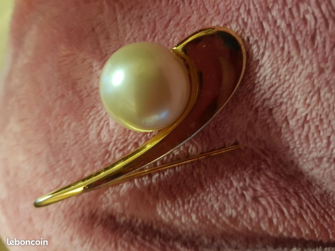 Broche Fidji de Guy Laroche (image 1)