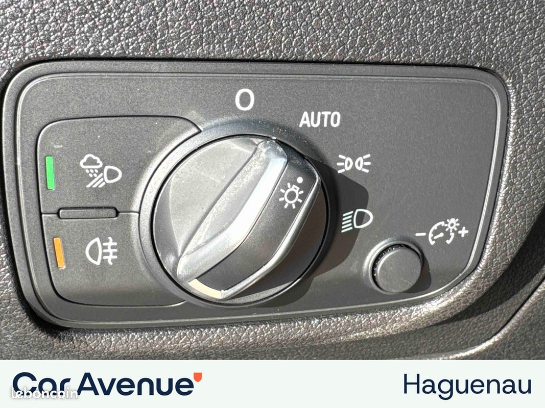 AUDI Q2 35 TDI 150 S tronic 7 Black Edition / Toit Ouvrant / GPS / Caméra / Hayon Electrique / Attelage (image 36)