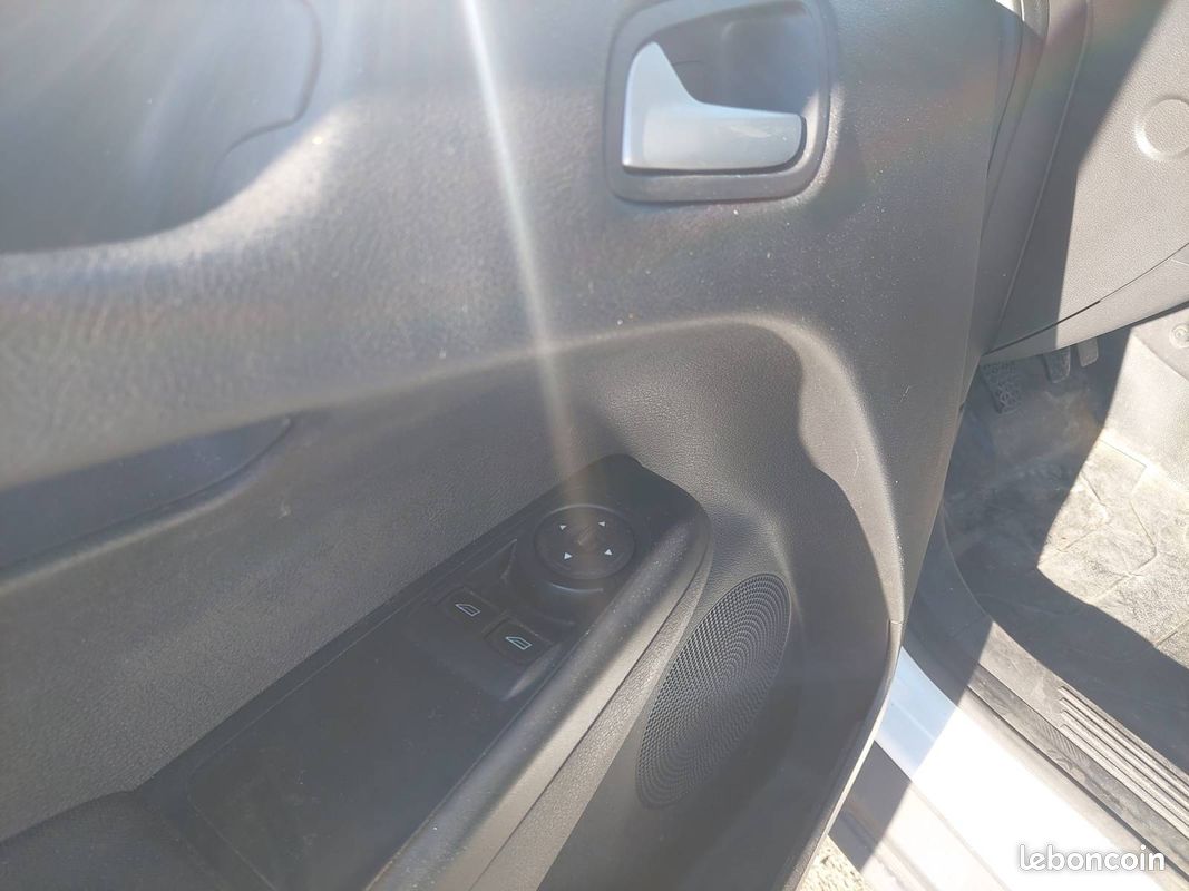 Ford transit courier fgn 1.5 tdci 100 bv6 trend (image 11)