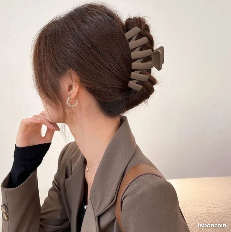 Picasso hair clip (image 6)