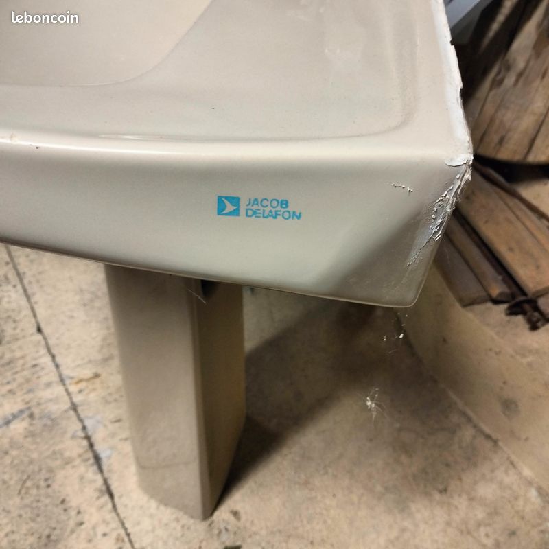 Lavabo sur pied (image 1)