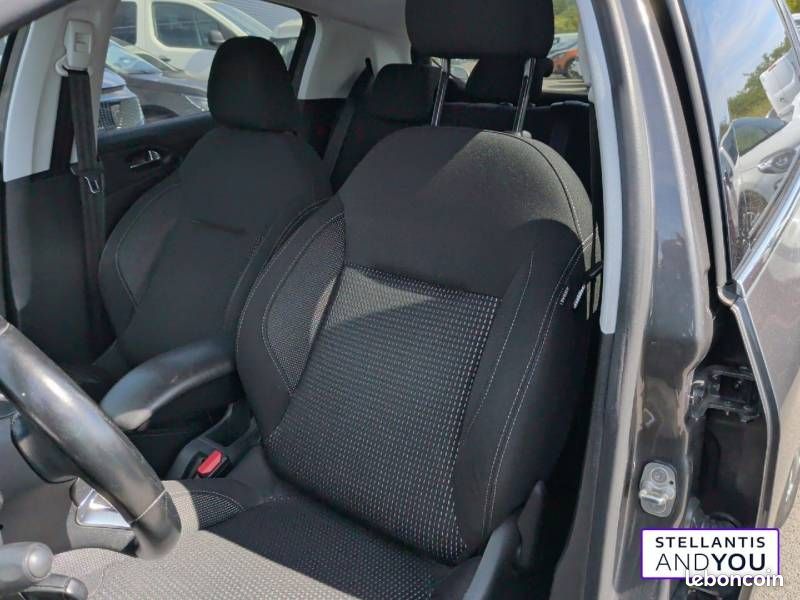 Peugeot 208 PureTech 110ch S&S EAT6 Allure (image 9)