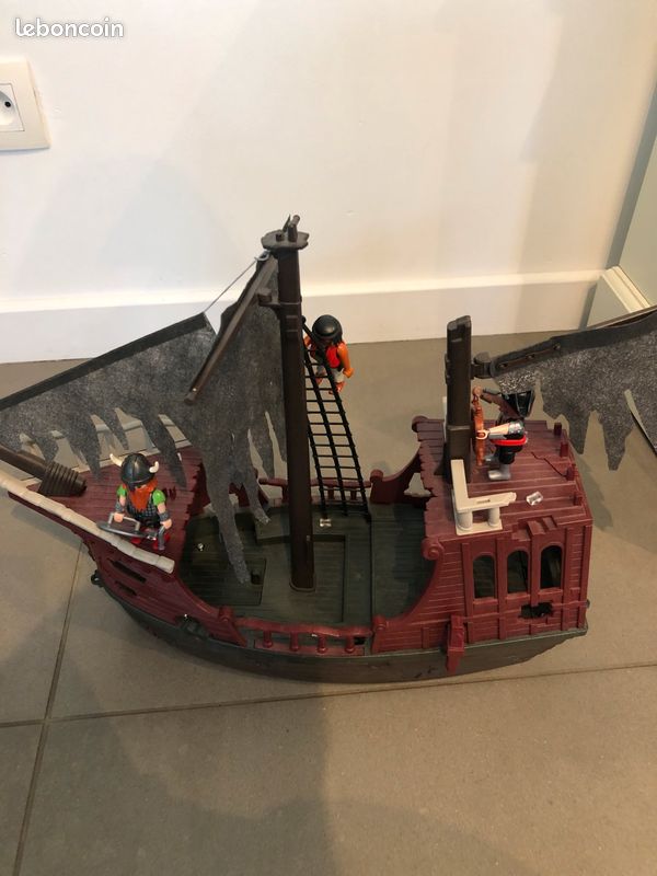 Playmobil grand bateau de pirate avec personnes Jeux Jouets