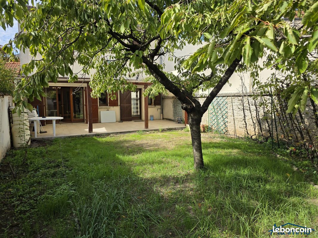 Maison 6 pièces 158 m² · à Saint-Maur-des-Fossés · 158 m² · 980 000 €