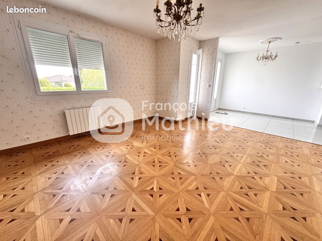 Appartement 4 pièces 108 m² · à Villars-les-Dombes · 108 m² · 1 012 €/mois