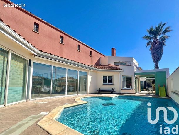 Villa 8 pièces 268 m²