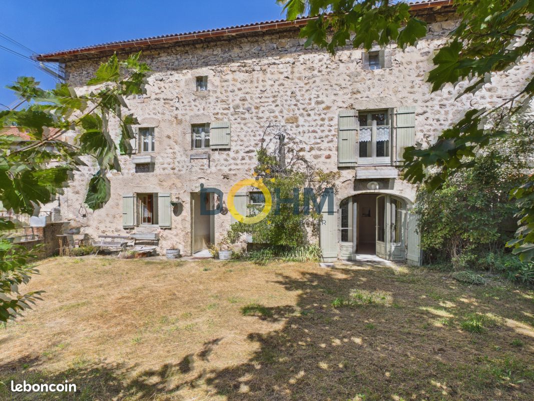 Maison 8 pièces 150 m² · à Sauvessanges · 150 m² · 232 000 €