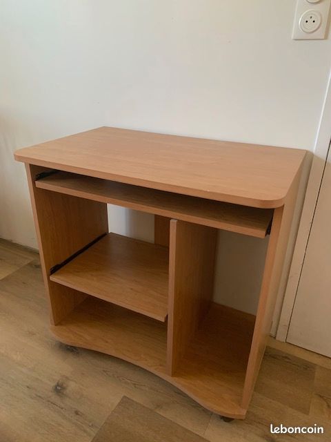 Bureau (image 1)