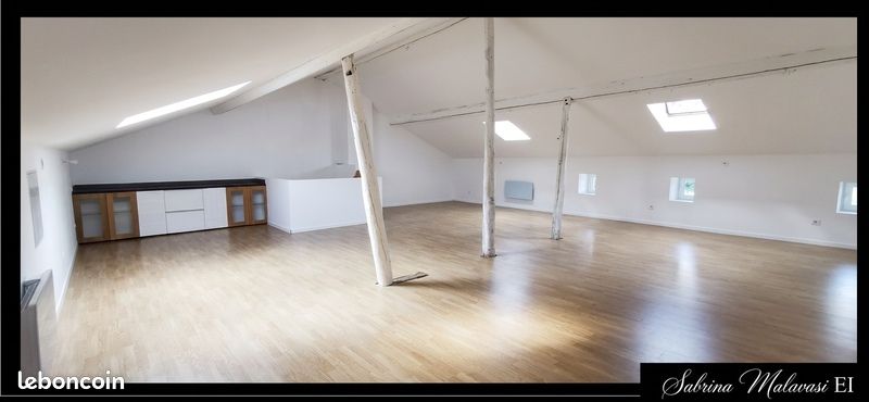 Maison 5 pièces 212 m² · à Courcelles-Chaussy · 212 m² · 165 000 €