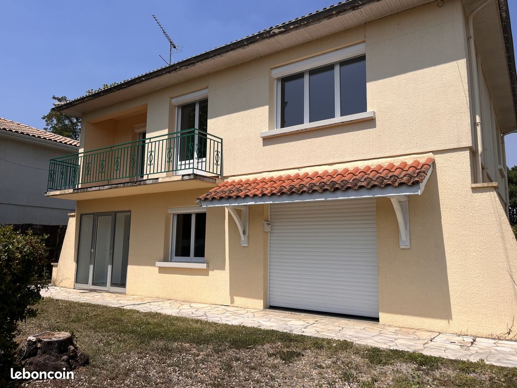 Maison 4 pièces 100 m² · à Casteljaloux · 100 m² · 1 000 €
