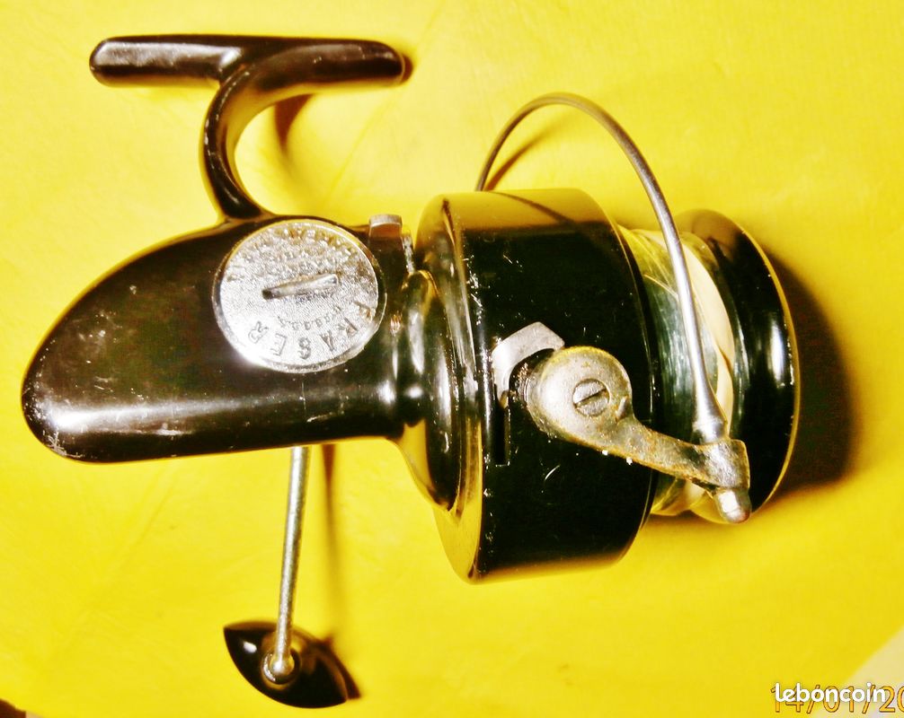 VINTAGE SOUTH BEND 25 Spin Cast Fishing Reel - FR