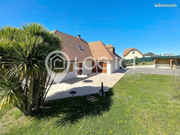 Villa 9 pièces 247 m²