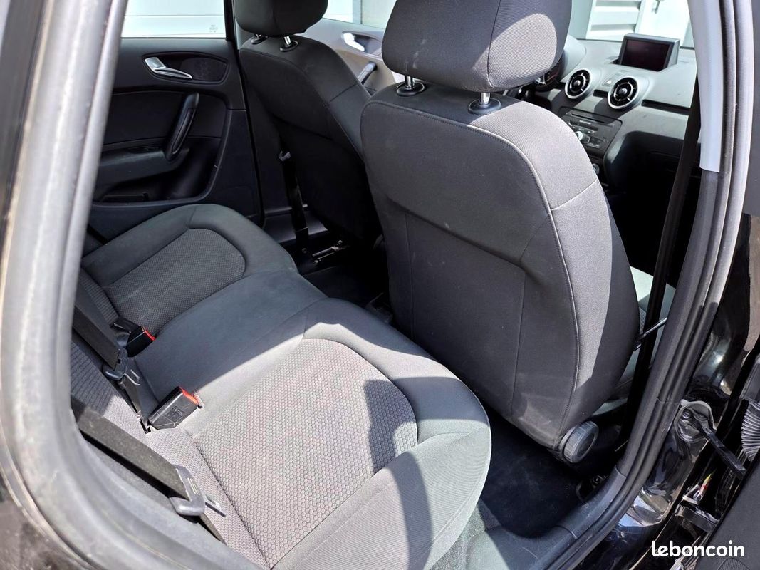 AUDI A1 Sportback 1.6 TDi DPF - 90 - Start/Stop SPORTBACK Ambiente PHASE 1 (image 12)
