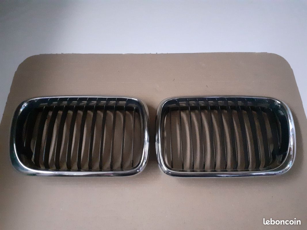 Grille de BMW 318i voir référence sur photo (image 1)