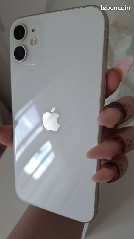 Iphone 11 couleur blanc 64 GB (image 5)