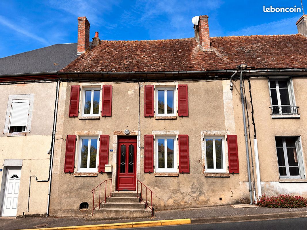 Immeuble 6 pièces 112 m² · à Vailly-sur-Sauldre · 112 m² · 77 000 €