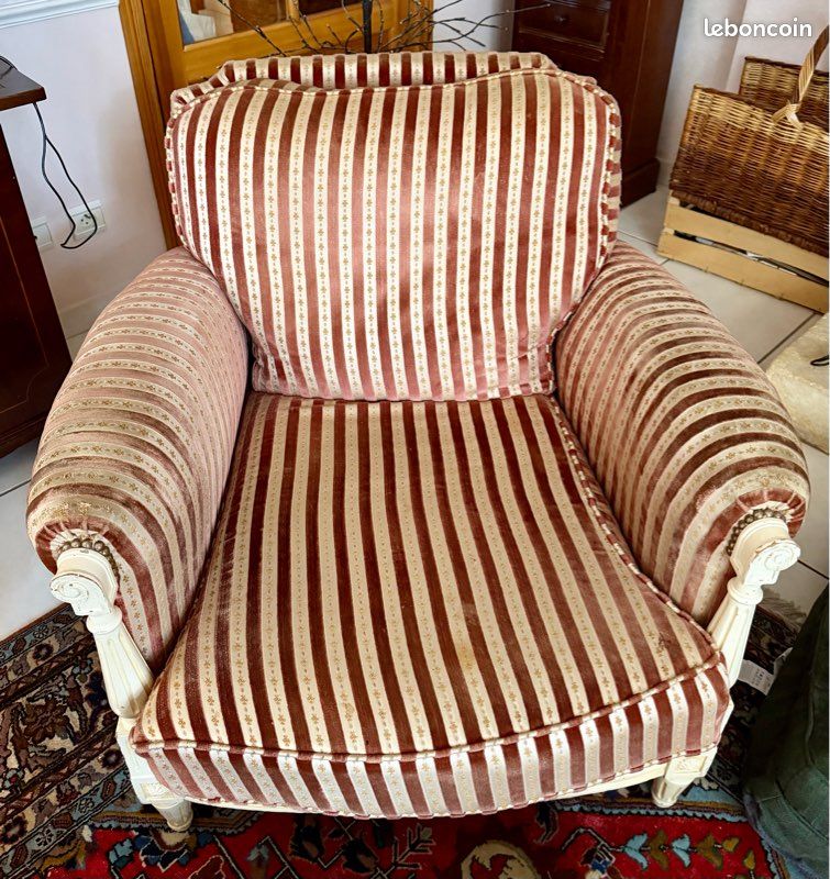 Ensemble salon style Louis XVI – Canapé 3 places + 2 fauteuils + 2 repose-pieds (image 2)