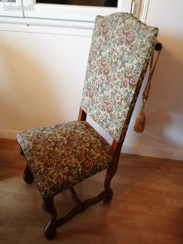 3 chaises tapissées et cloutées (image 2)