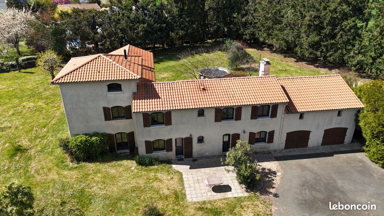 Propriété 8 pièces 262 m²