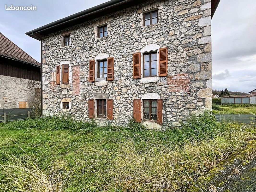 Maison 10 pièces 239 m² · à Annecy · 239 m² · 250 000 €