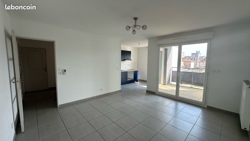 Appartement 2 pièces 49 m² · à Meyzieu · 49,1 m² · 810 €